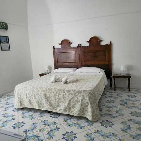 Alojamento de Acomodação e Pequeno-almoço Casa Nina- Con Vista Mare E Terrazza A Raito, Costiera Amalfitana Vietri