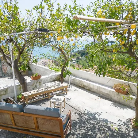 Couette-café Casa Nina- Con Vista Mare E Terrazza A Raito, Costiera Amalfitana