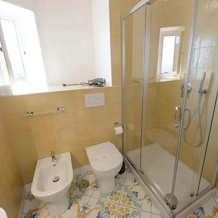Casa Nina- Con Vista Mare E Terrazza A Raito, Costiera Amalfitana Couette-café Vietri