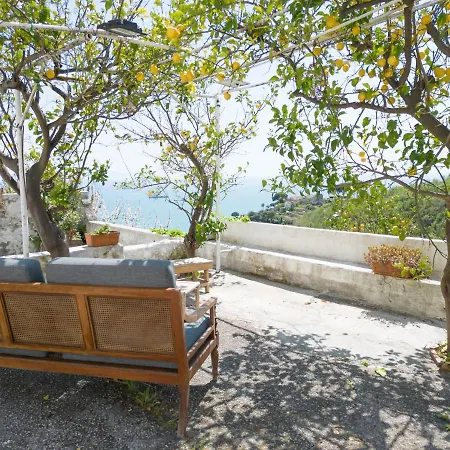 Casa Nina- Con Vista Mare E Terrazza A Raito, Costiera Amalfitana Bed and breakfast *