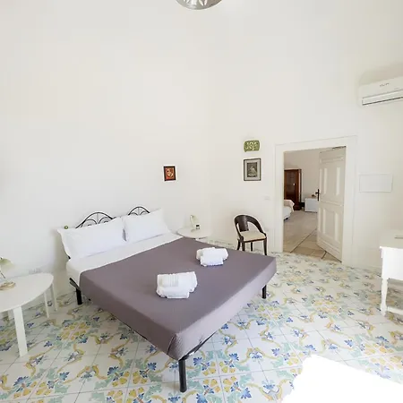 Couette-café Casa Nina- Con Vista Mare E Terrazza A Raito, Costiera Amalfitana