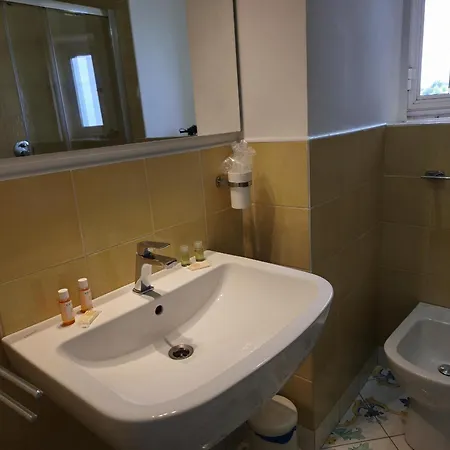 Casa Nina- Con Vista Mare E Terrazza A Raito, Costiera Amalfitana 3* Vietri