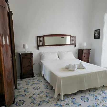Bed and breakfast Casa Nina- Con Vista Mare E Terrazza A Raito, Costiera Amalfitana *